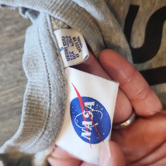 Primark Gray NASA  Crewneck Sweatshirt Juniors size Small EUC - Picture 4 of 5